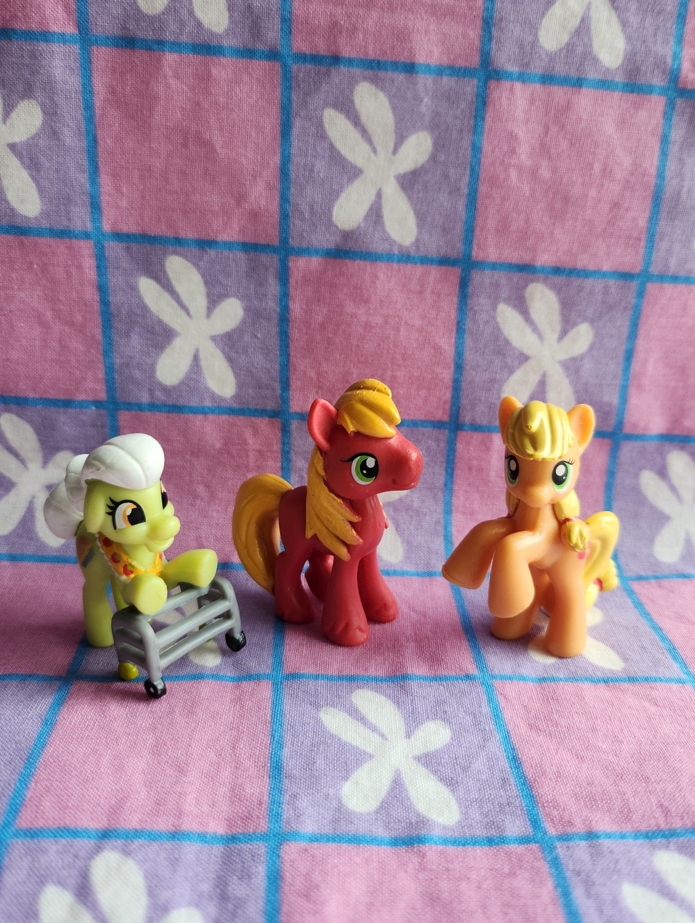My Little Pony MLP Apple Family Set Of Figures